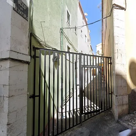 Flh Martim Moniz Cozy Flat דירה